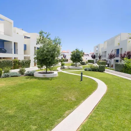 Apartman Luxury 2br With Garden & Pool Cd