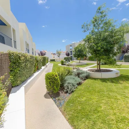 Luxury 2br With Garden & Pool Cd Tavira